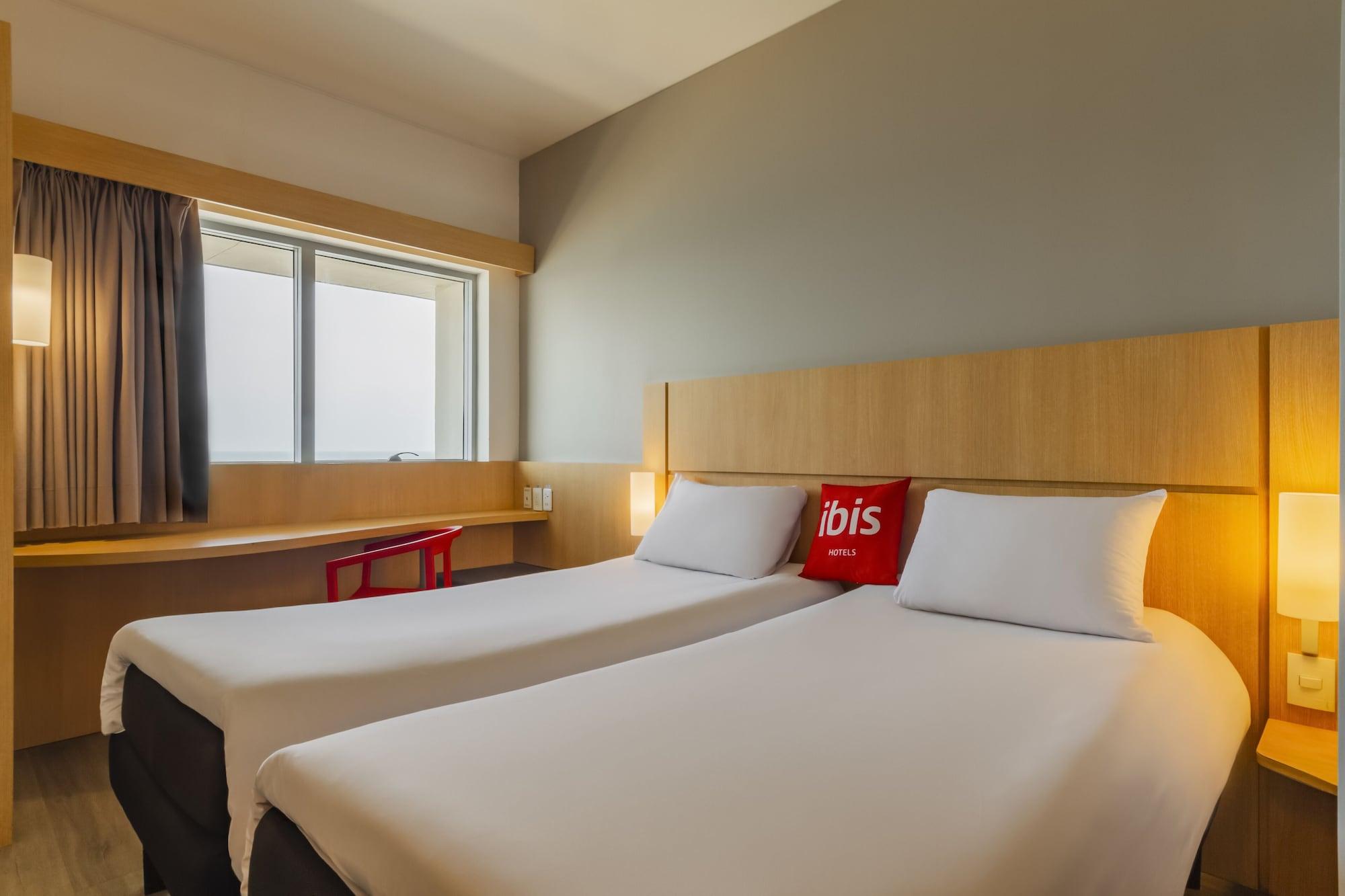 Ibis Cartagena Marbella Hotel Exterior photo