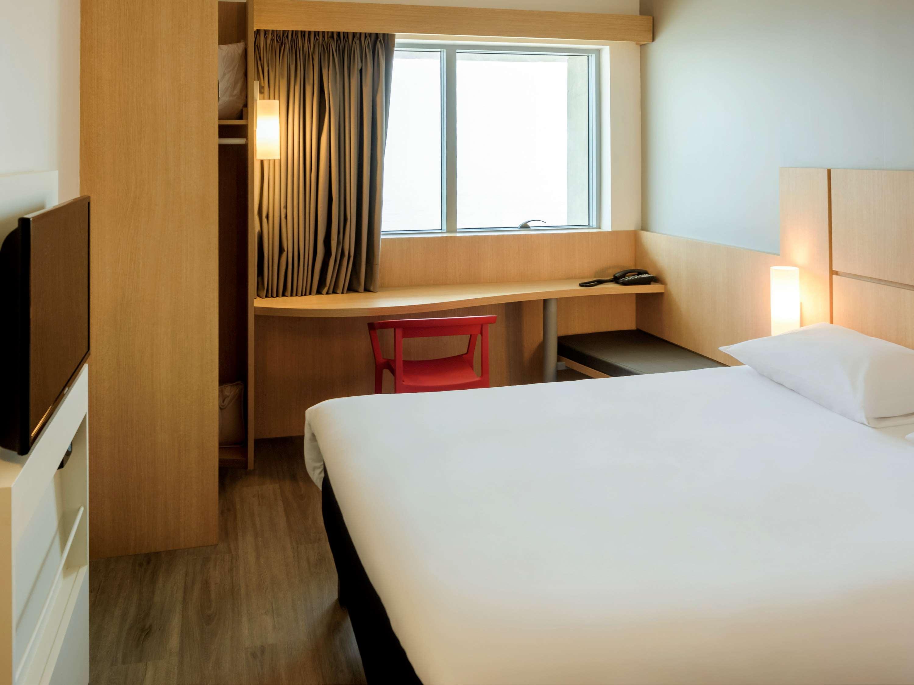 Ibis Cartagena Marbella Hotel Exterior photo