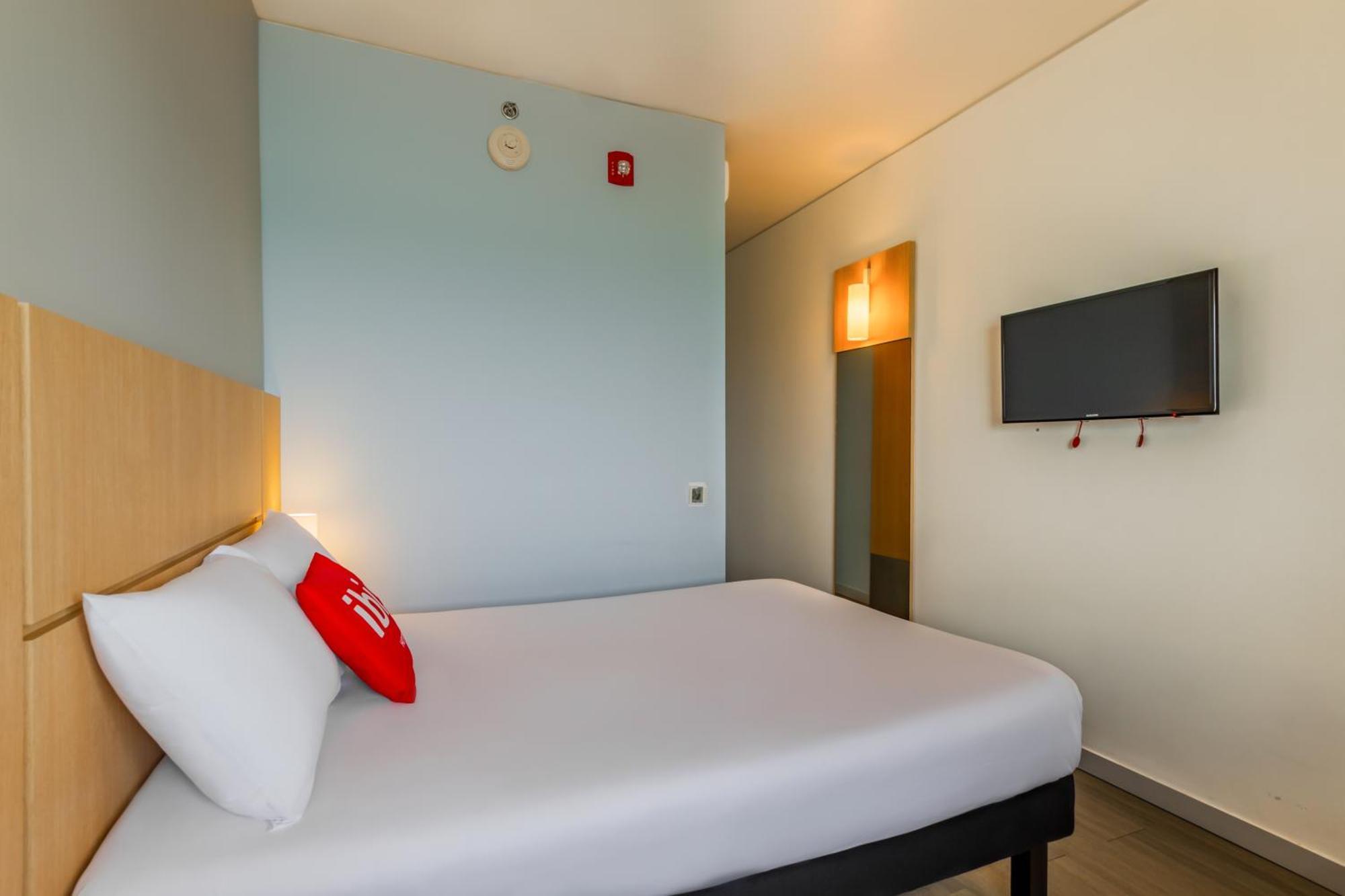 Ibis Cartagena Marbella Hotel Exterior photo